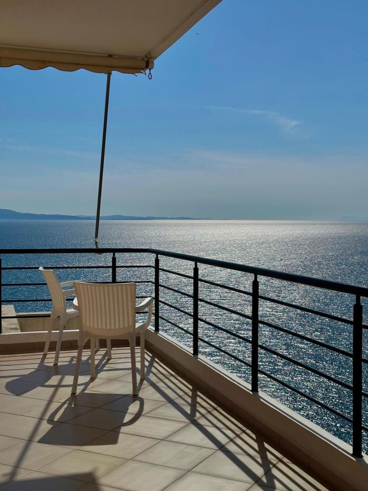 Esmeralda Apartaments Sarande Ngoại thất bức ảnh